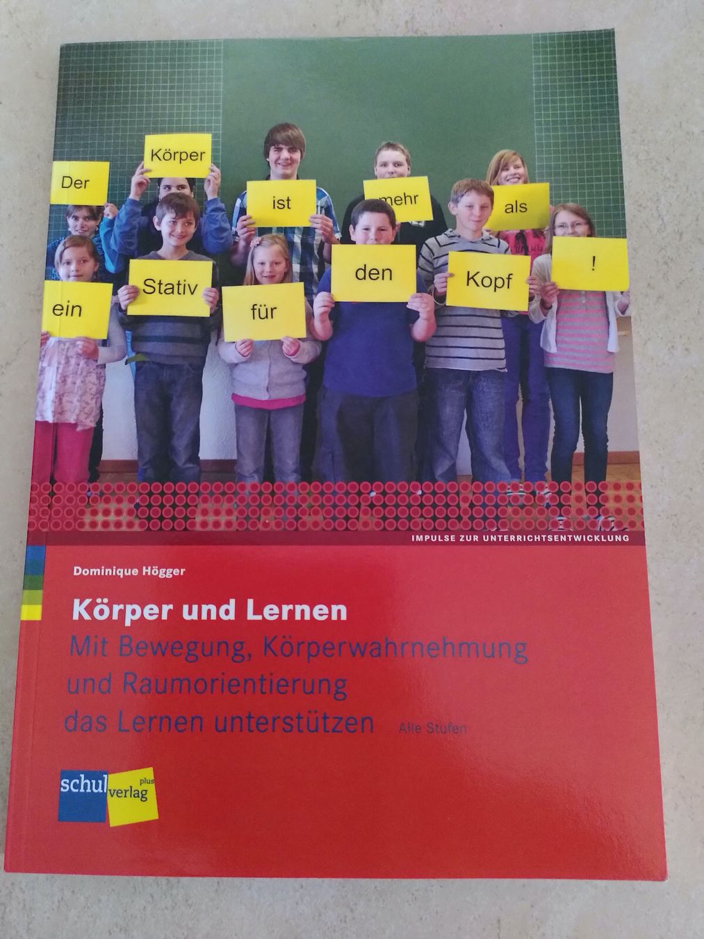 Libri: KÖRPER UND LERNEN/ DOMINIQUE HÖGGER – Nuovo (secondo la descrizione) da Brugg AG venduto da olamim