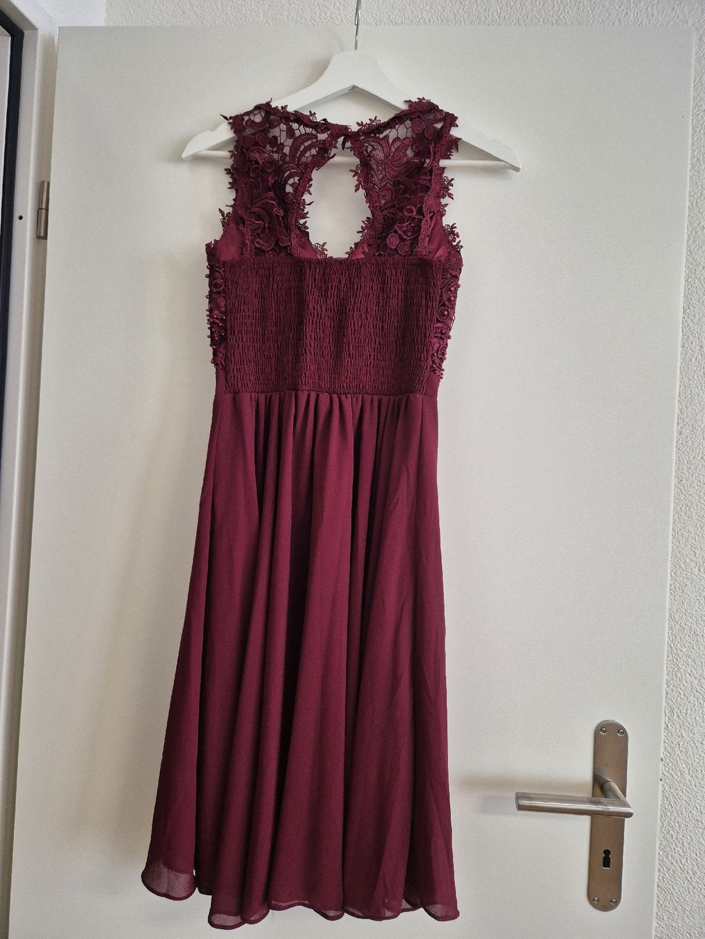 Zalando Vestiti: Festliches Kleid bordeauxrot – Nuovo (secondo la descrizione) da Belp venduto da gabrieladekanic_ 1