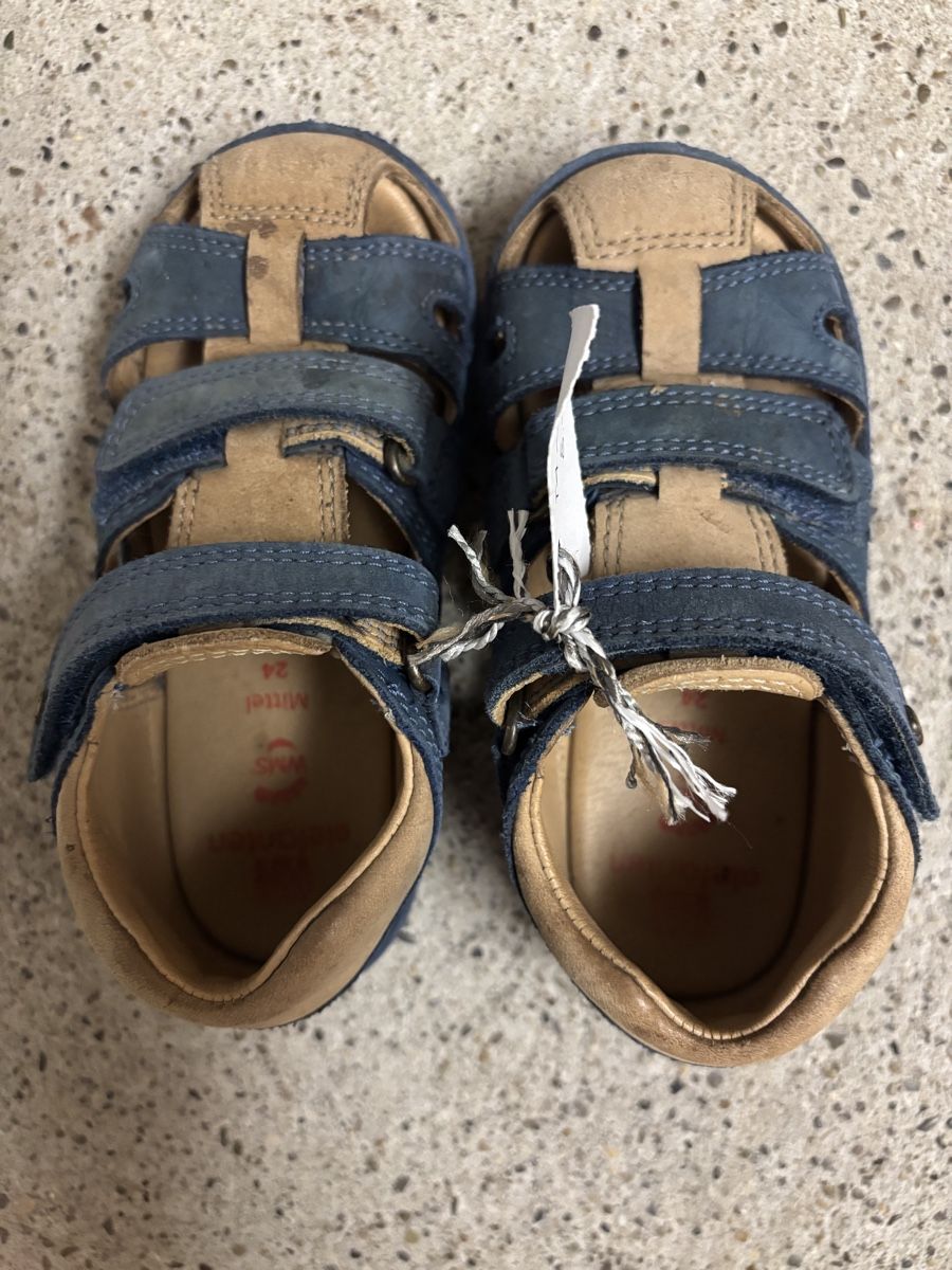Elefanten Schuhe für Jungen: Elefanten Sandale, Grösse 24 – Gebraucht aus Büren an der Aare von Nikito2001 2