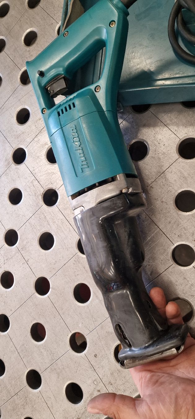 Makita Alle Maschinen: Tigersäge Makita – Gebraucht aus Emmenbrücke von inf_l8yf 3