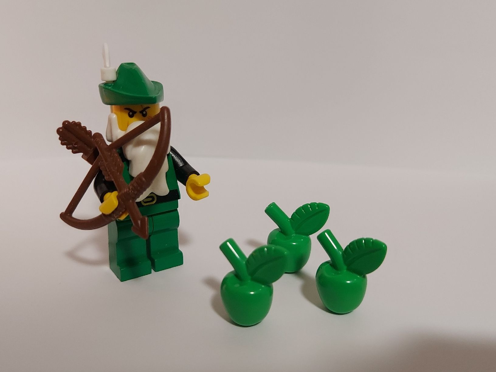 Lego Figurines: Lego Castle Waldmann mit Äpfel – D'occasion à Gossau SG par Iandolo