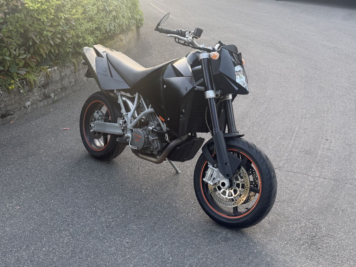 KTM Strada: KTM 950 Supermoto Ab Mfk 97 Ps – Usato da Zullwil venduto da Autocentersalii