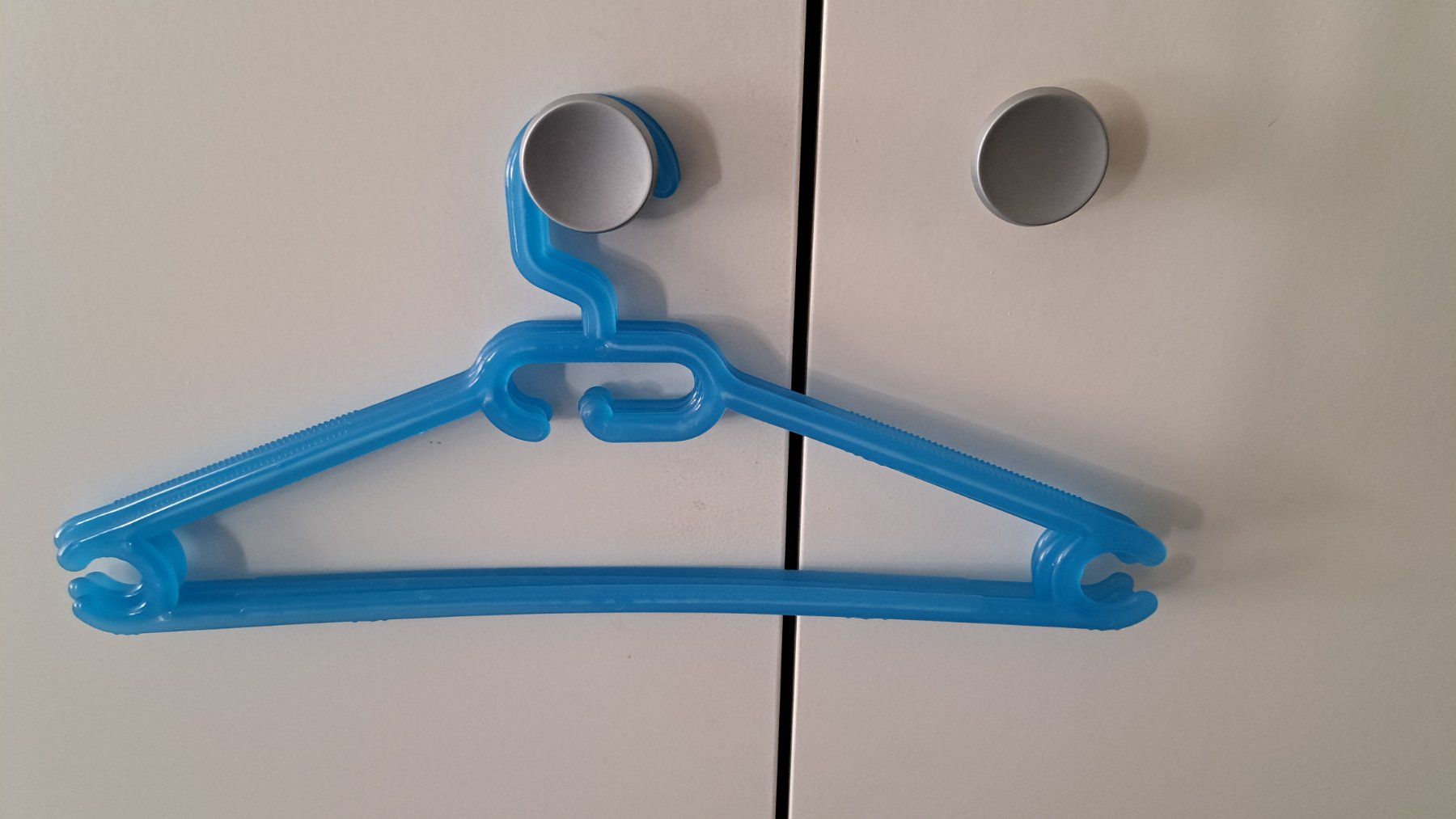 Appendiabiti: Cintres pour enfant - 6 pièces – Nuovo (secondo la descrizione) da Sierre venduto da sabr11 1