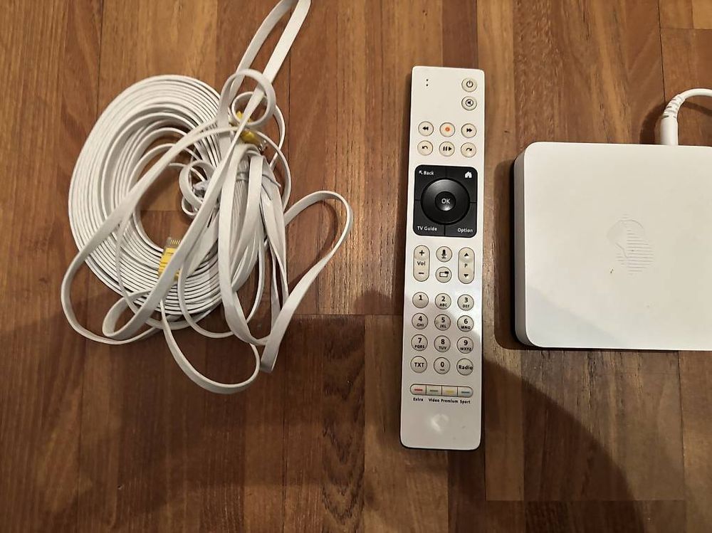 Swisscom TV-Box UHD (IP1400) mit Fernbedienung (Gebraucht) in ...
