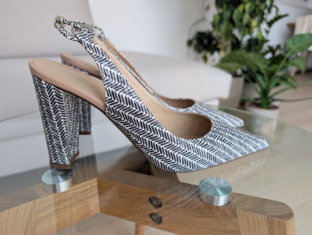 Chaussures femmes: Black & White Pointed Slingbacks, Size 39  – D'occasion à Lachen SZ par joa_rf9n