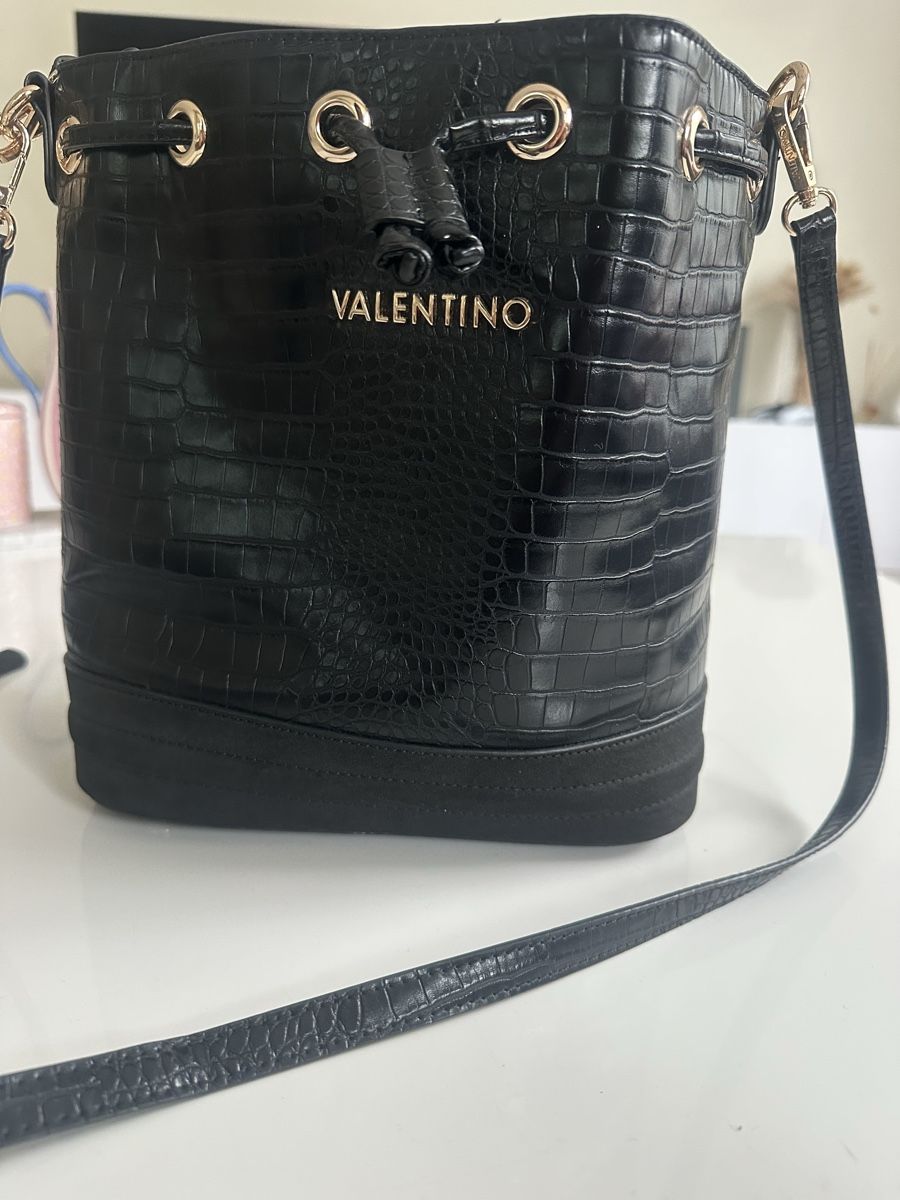 Valentino Borse da donna: Valentino Crossbody Tasche  – Nuovo (secondo la descrizione) da Luzern venduto da ExLucie