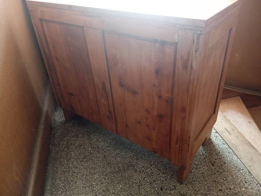 Cassettiere: Kleine Kommode aus Holz – Usato da Basel venduto da Petergunn 2