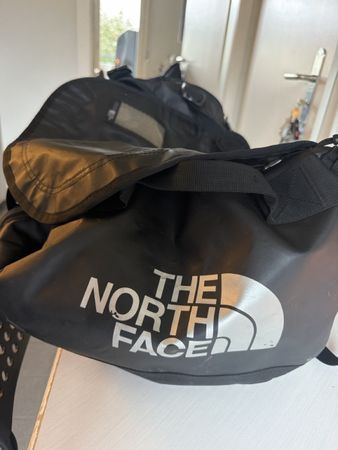 The North Face Base Camp Reisetasche Grösse M schwarz