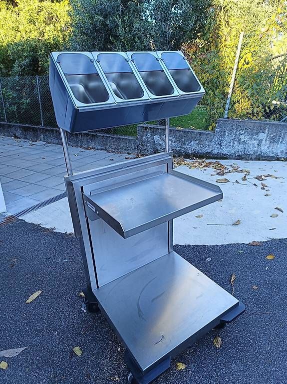 Piatti di portata: Carrello portavassoi e portaposate Rieber, Tablettstapler – Usato da Cugnasco venduto da Wambli