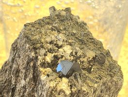 Micromount Mineralien Cervandonit Magnetit Rutil Binntal