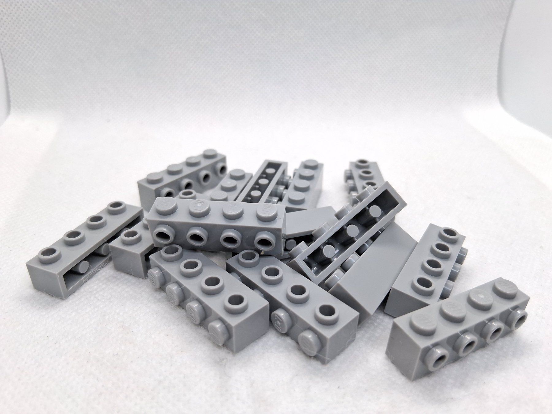 Lego Giocattoli: Lego 15 Stk. Brick 1x4 w. 4 knobs (light bluish gray) – Nuovo (secondo la descrizione) da Inwil venduto da Dokyiioto 1
