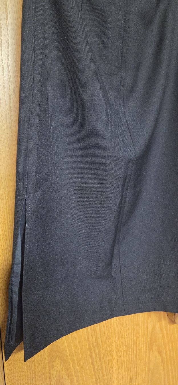 Gonne: Jupe schwarz Gr36 4 Stk – Usato da Wildhaus venduto da enzian66 1