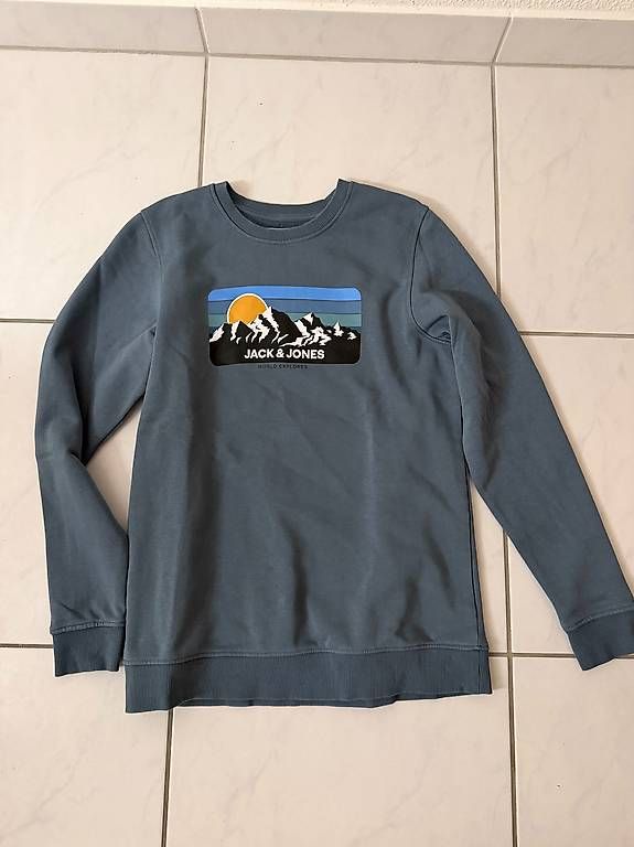 Jack & Jones Pulls et sweat-shirts: Jack & Jones Pullover Grösse 176 mit Sonne – D'occasion à Hergiswil NW par ani_7z2m