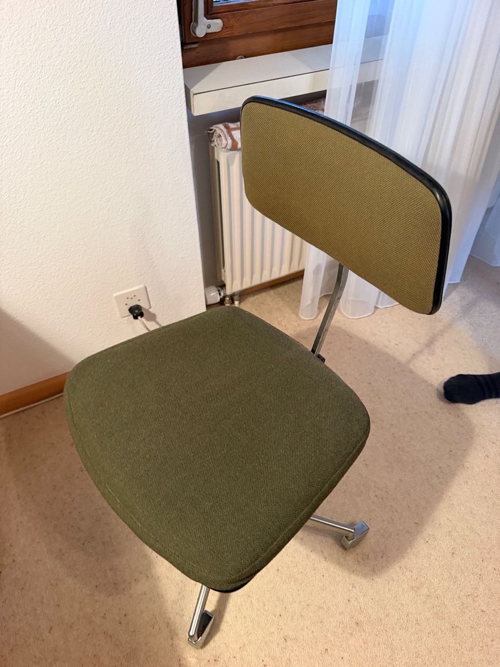 Chaises: Antiker Bürostuhl – D'occasion à Therwil par NK99 1