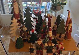Holzfiguren-Set: Weihnachtsmänner & Engel - Handarbeit 22 x