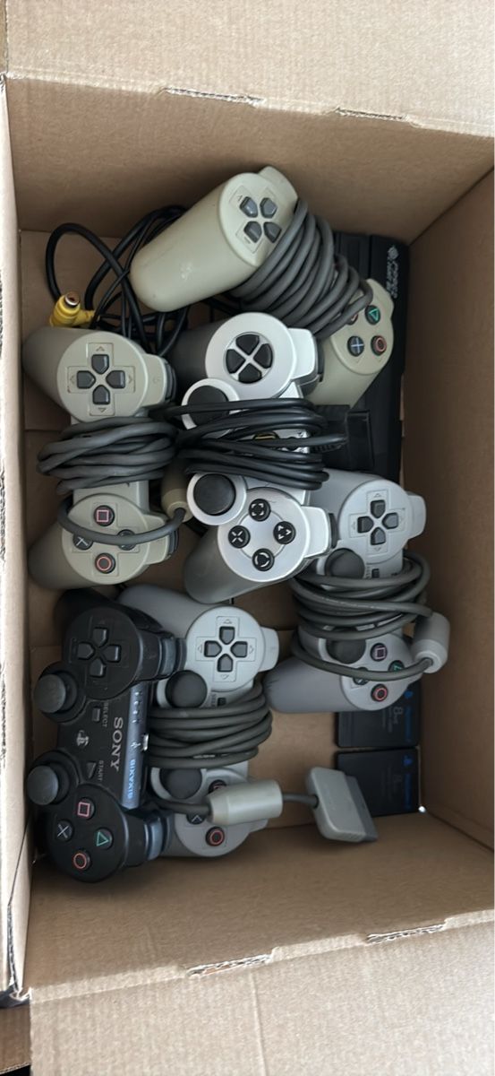 Sony Giochi: Jeux ps2 + manettes  – Usato da Plasselb venduto da val_6dkn 3