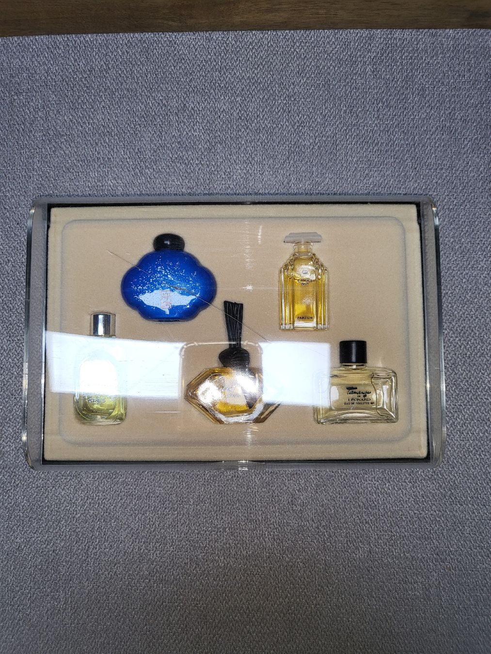 Profumi & Eau de Toilette: De Luxe Miniatures N° 8 – Nuovo (secondo la descrizione) da Lenk im Simmental venduto da banane50626 1