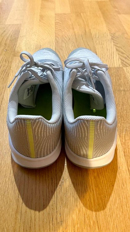 Nike Kobe Mentality 2 White Grey Gr. 42.5 6