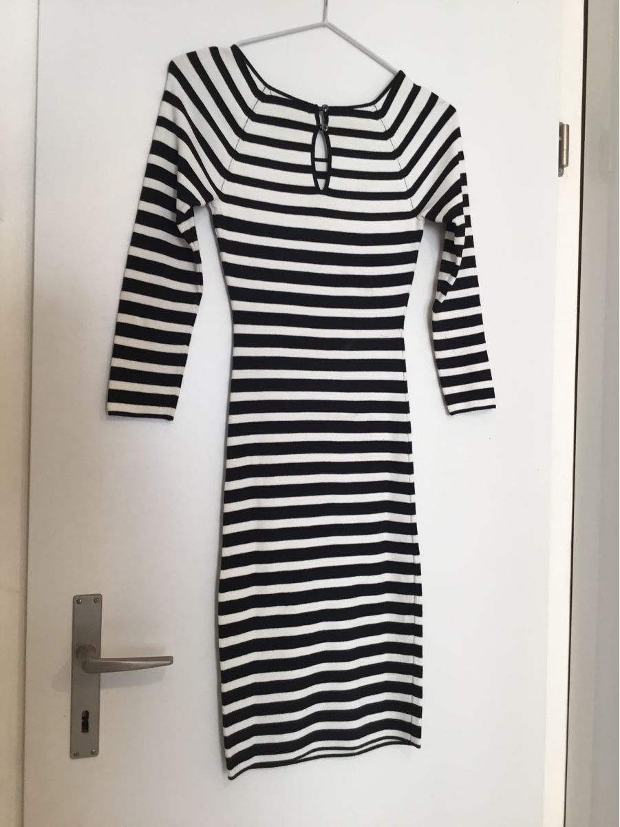 Vestiti: Schwarz/Weiss gestreiftes Strickkleid Grösse S – Usato da Aarau venduto da romiana01