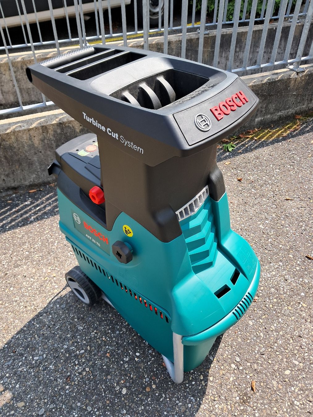 Bosch Trinciatrici: Häcksler Bosch AXT 23 TC – Usato da Strengelbach venduto da Wedi73 8