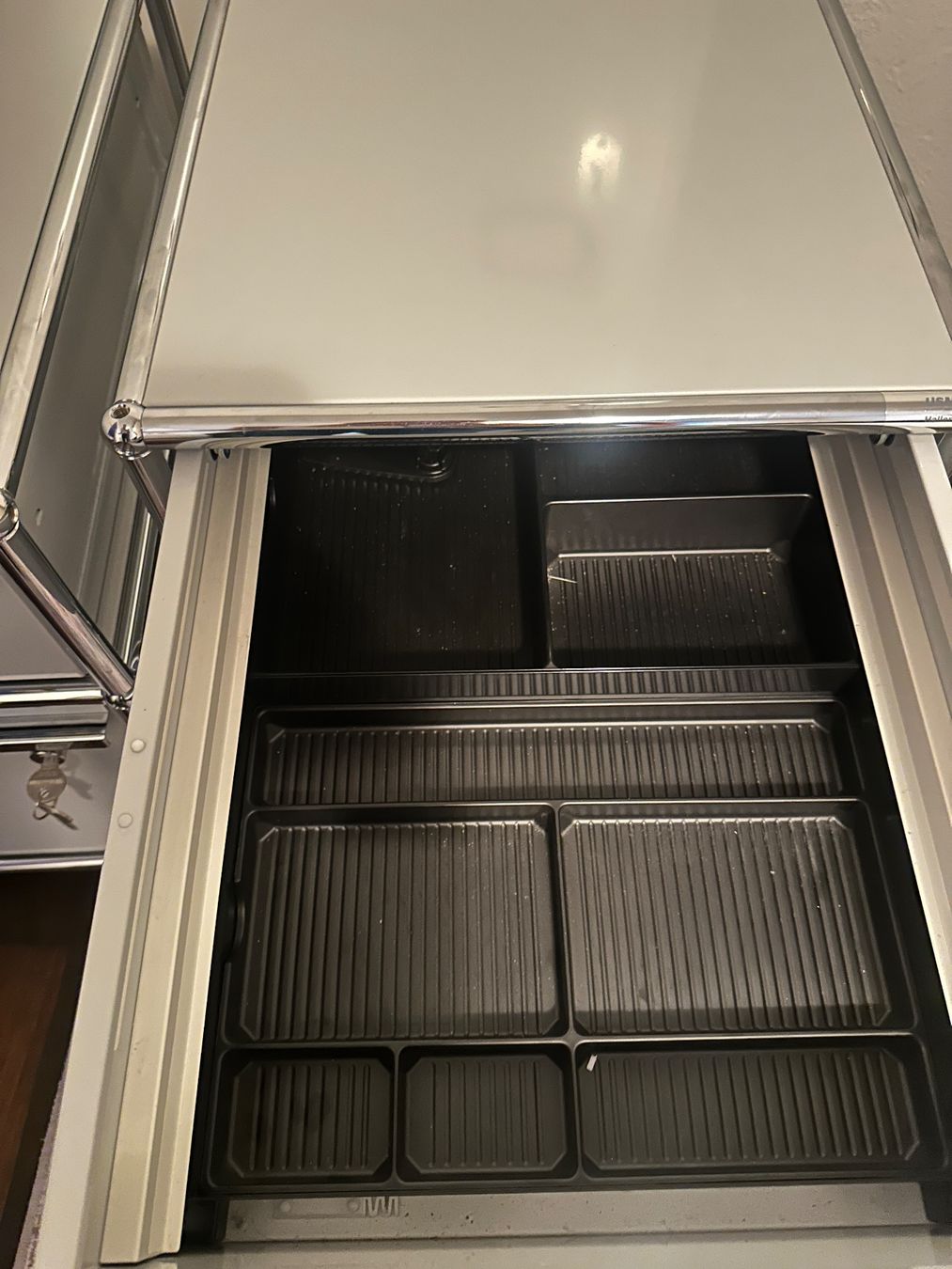 USM Korpus: USM Haller Rollkorpus - preis pro Stück – Gebraucht aus Lachen SZ von chi_y7mj 2