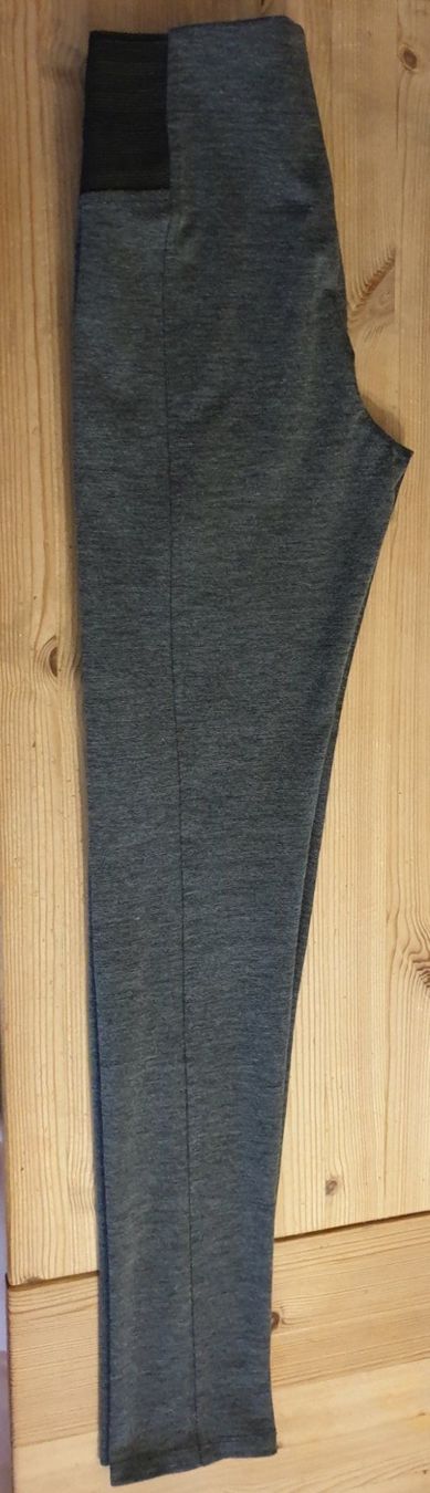 Pantaloni: Hose Mädchen grau Gr. 140/146 – Usato da Beinwil Freiamt venduto da tafa8 2