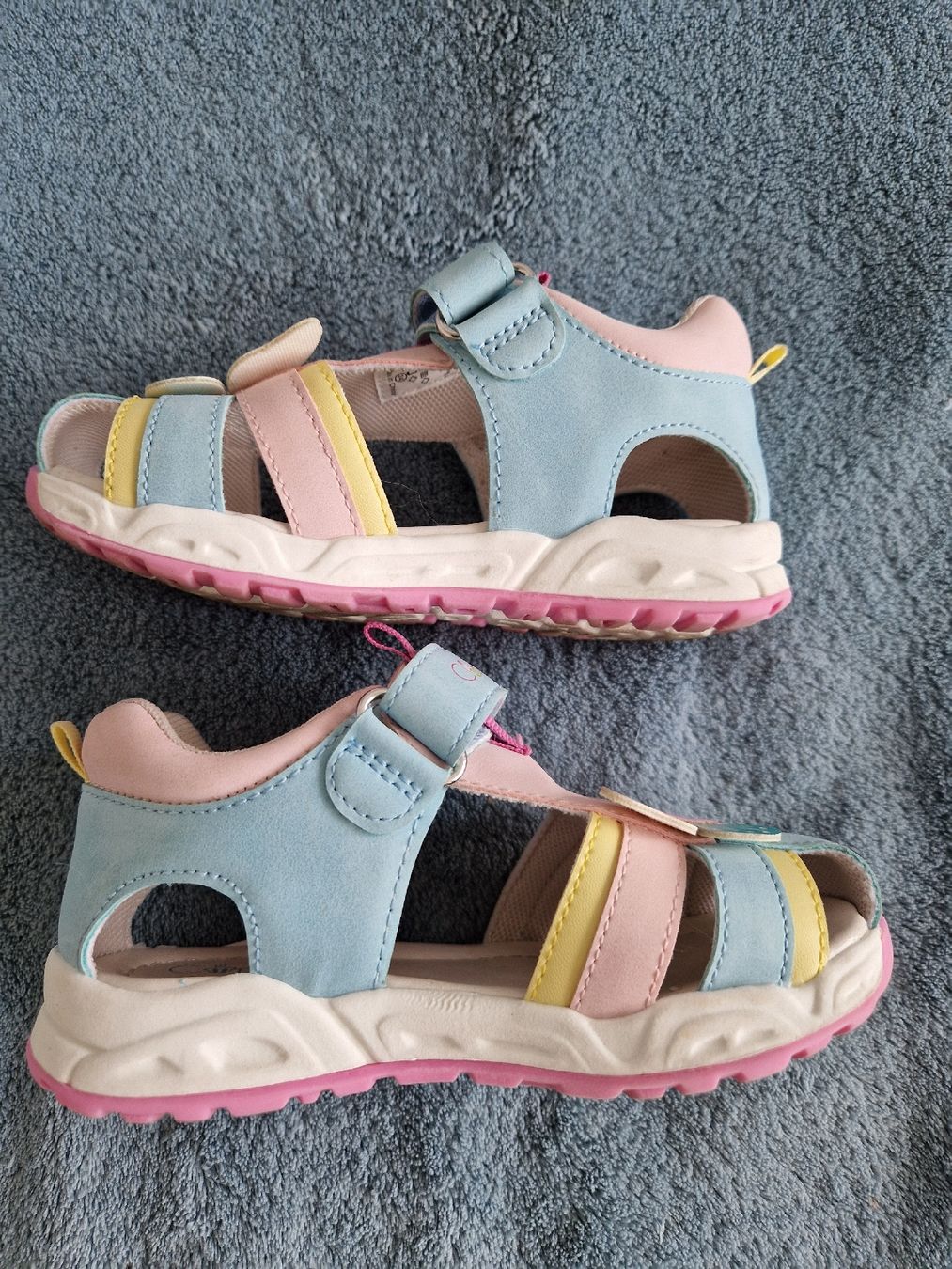 Scarpe per ragazze: Sandalen Gr. 24 – Usato da Heimberg venduto da Eleanor20 1
