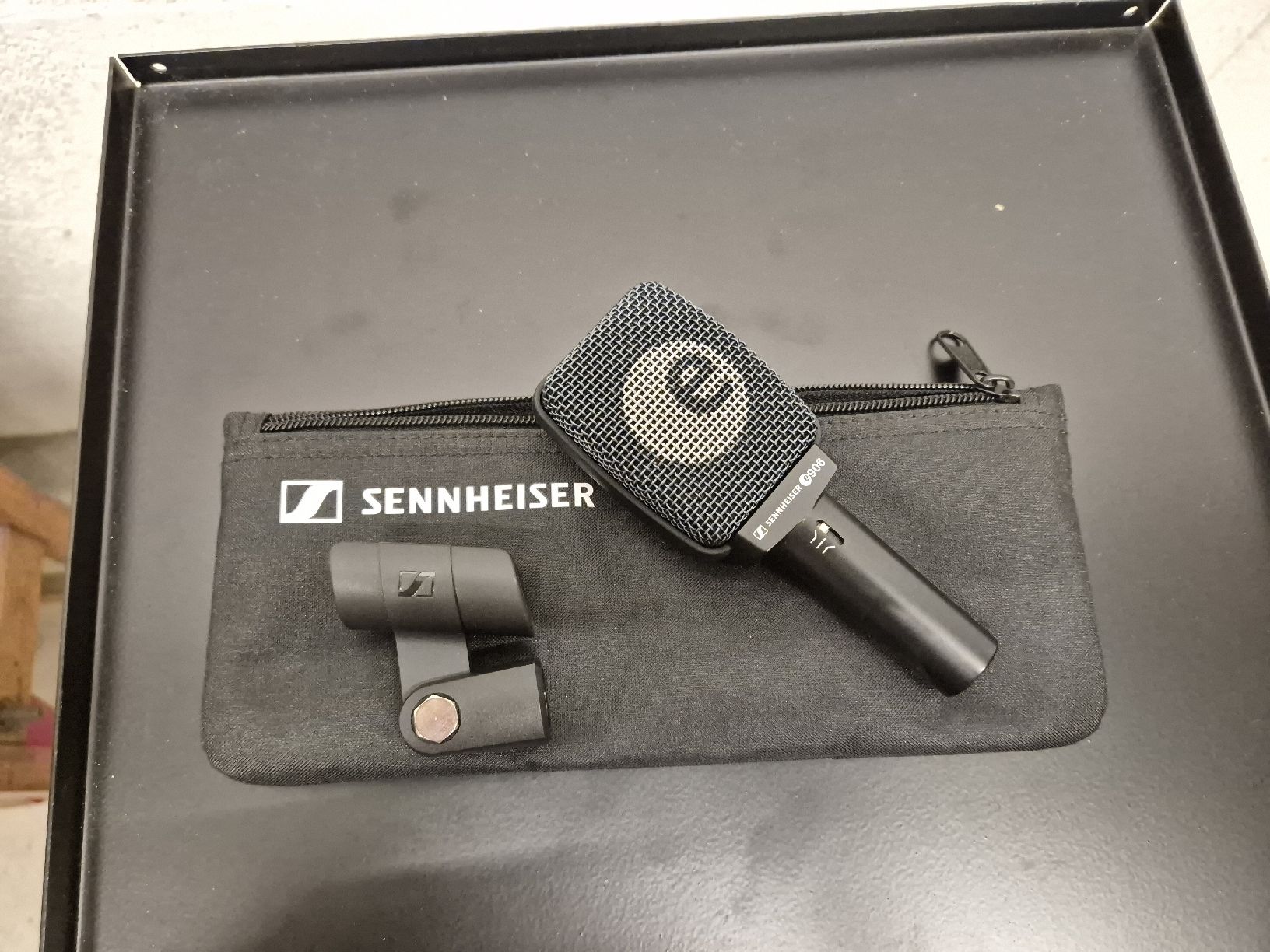 Sennheiser Microphones: Microphone Sennheiser e606 dynamique avec pochette – D'occasion à Prilly par theyuls 1