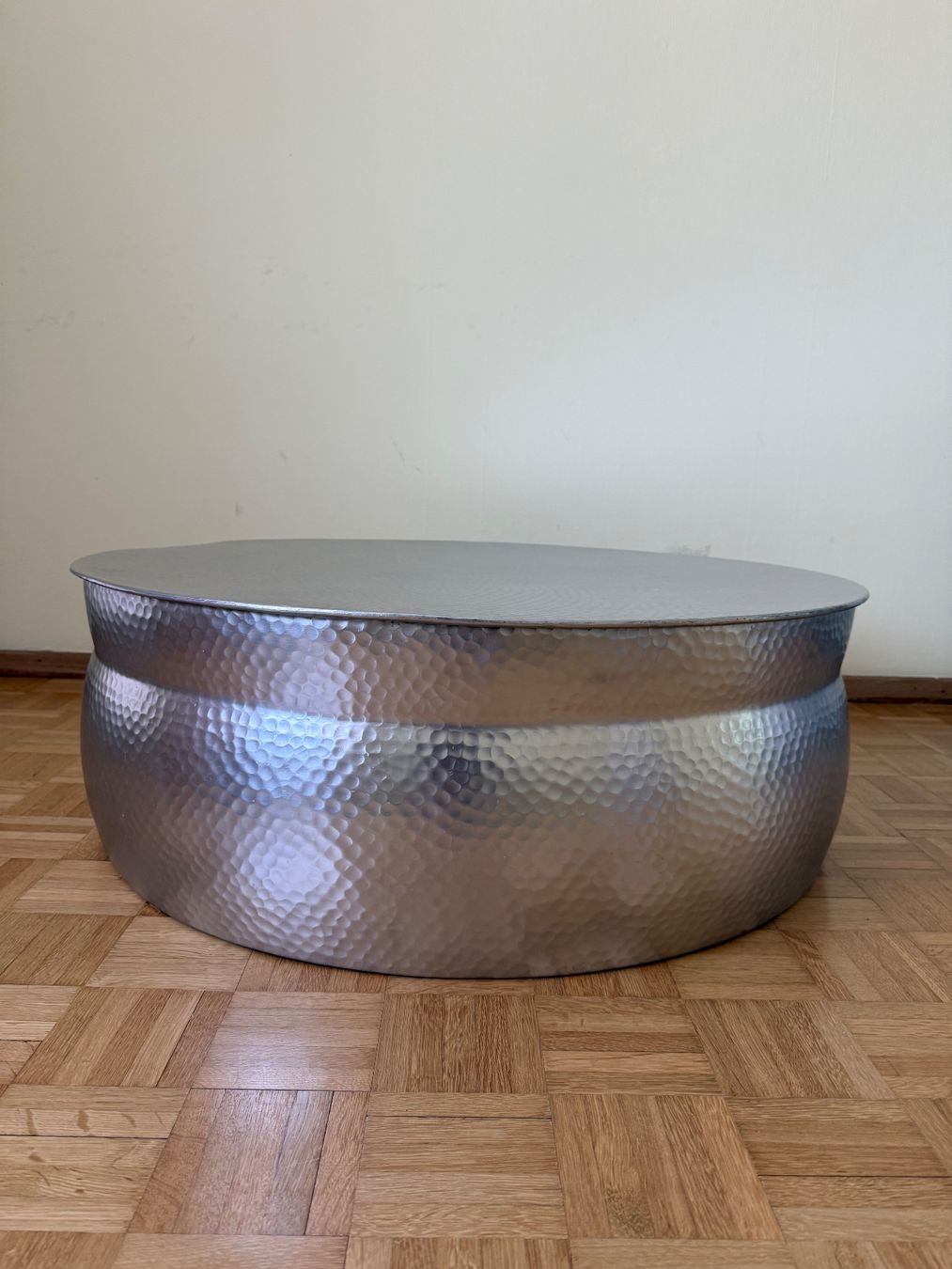 Maisons du monde Tavoli: Maison du Monde Silber Tisch ca 90x90 – Usato da Zürich venduto da lar_7kyg 1
