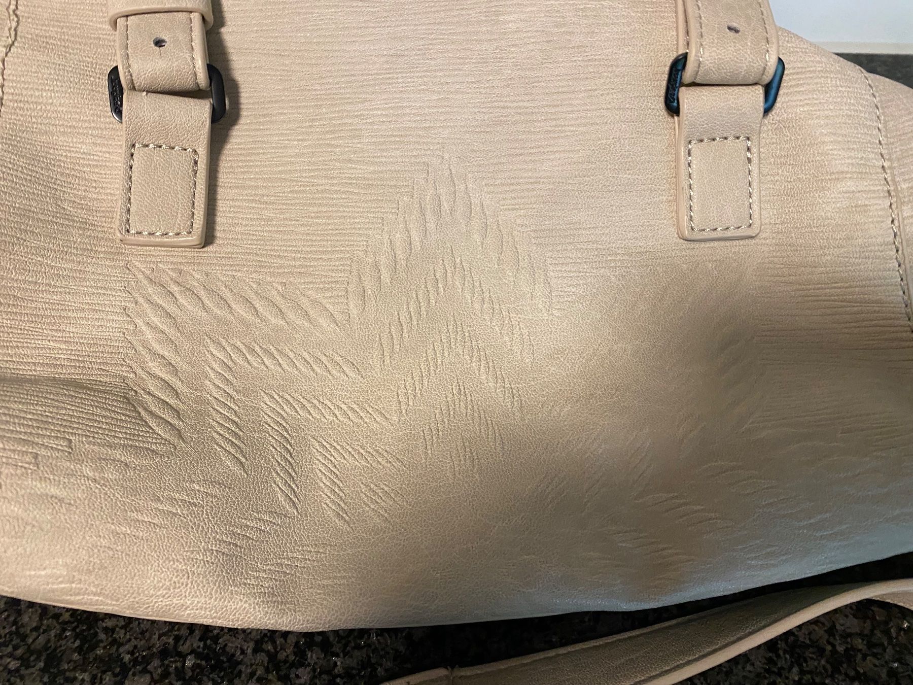 Desigual Sacs femmes: Handtasche Desigual – Défectueux à Bösingen par Trigusik 7