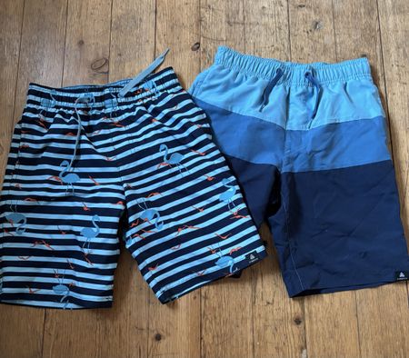 2 Badehose Gr. 140 neuwertig 