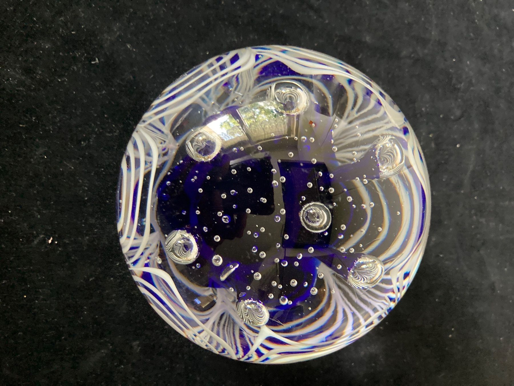 Gläser: Schöne Glaskugel mit einer blauen Blume – Gebraucht aus Zürich von Chaeffeler 5