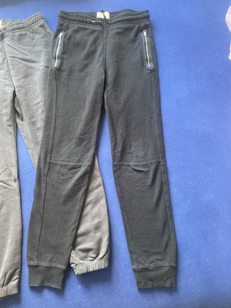 Zara Lotti di vestiti: 2er Pack Jogginghosen Zara Grösse 152 – Usato da Zürich venduto da sar_7s87 1
