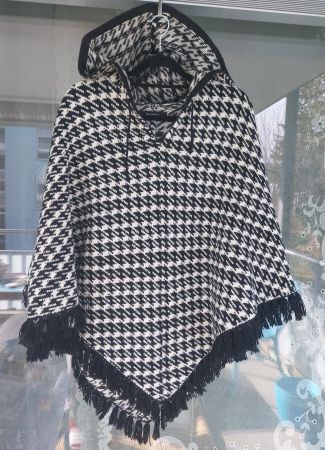 Cape mit Kapuze MAX MARA weekend, neuwertig,220 Fr.,