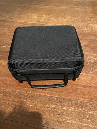Uhrenbox bzw. Reiseetui für bis zu 6 Armbanduhren