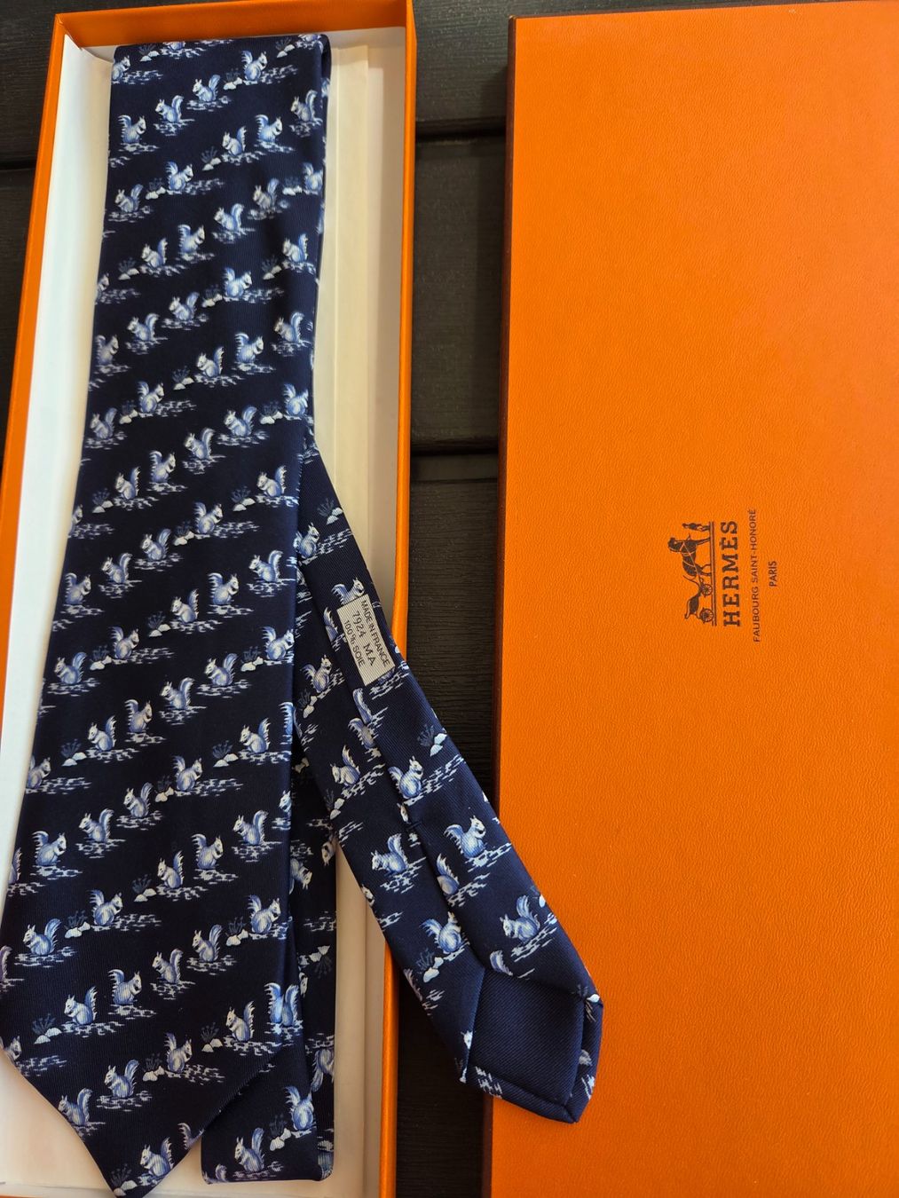 Hermès Cravatte: Hermes cravat Eichhörnchen muster – Usato da Minusio venduto da Ninfa54