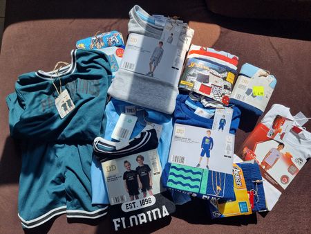 20 teile Jungen kleiderpaket Grösse 122/128 neu mit Etikett