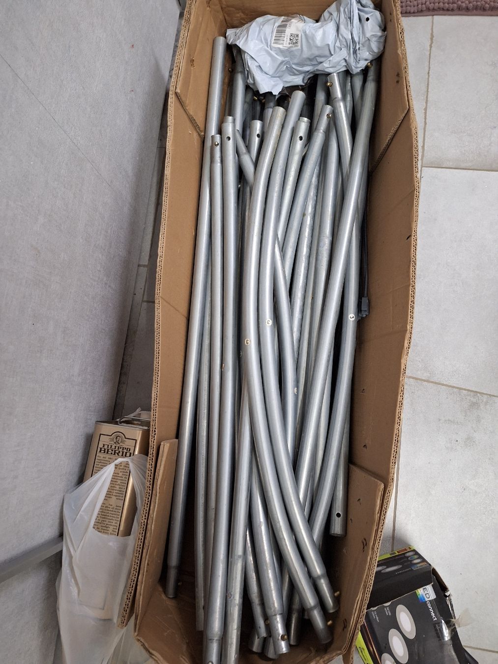 Cabanes de jardin & serres: Colibri Palm House Basic Gestell mit Schutzhülle Grösse M – D'occasion à Ettingen par Platzhirsch63 3