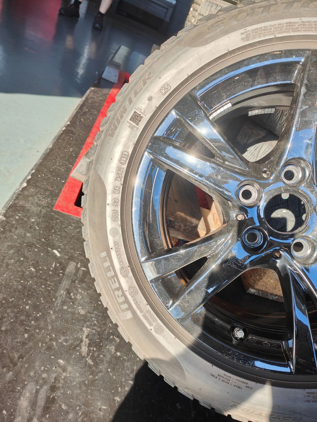 BMW Pneumatici & Ruote complete: BMW 120D Winterräder – Usato da Oberengstringen venduto da Reifen-Lagerverkauf 4