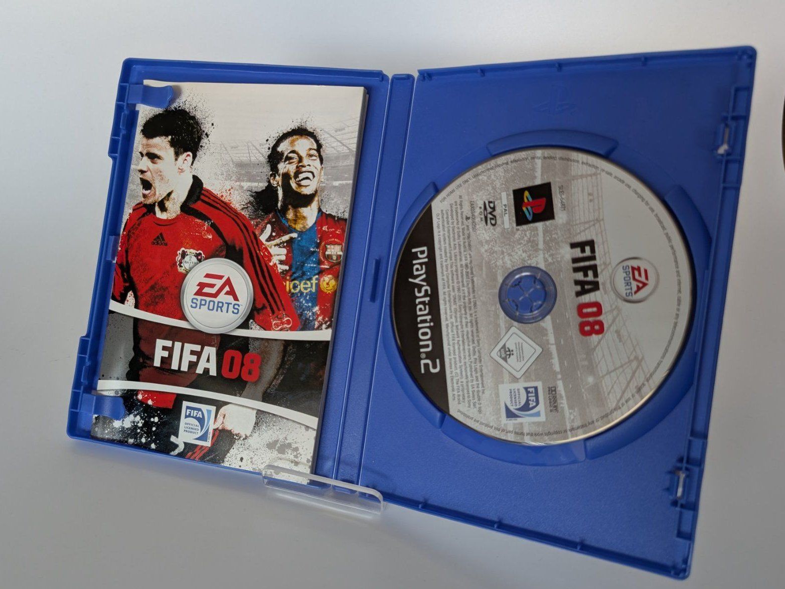 Sony Giochi: FIFA 08 - Sony - Playstation 2 - PS2 – Usato da Ostermundigen venduto da TradeLab 1