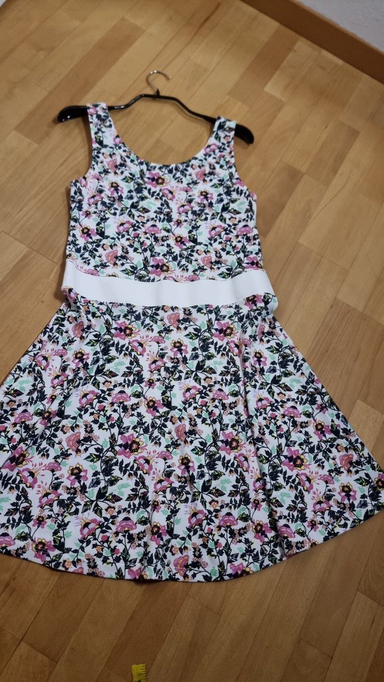 Vestiti: 🌺Kleid Größe 40-L🌺 – Usato da Wald ZH venduto da CapLux 1