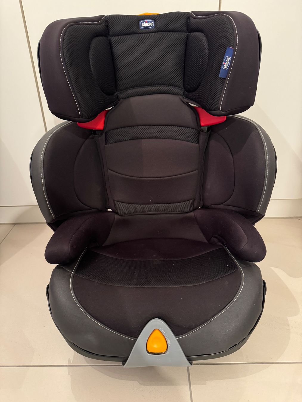 Chicco Seggiolini per auto: Chicco Autositz, Schwarz/Grau 15-36kg – Usato da Kloten venduto da S.Bout78