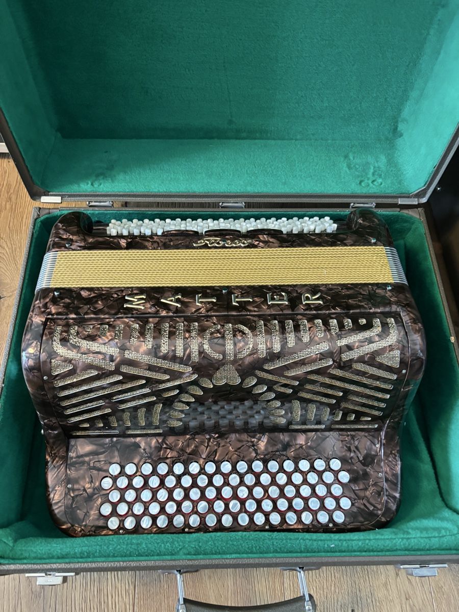 Strumenti musicali: Akkordeon Matter 4-chörig – Usato da Necker venduto da Doro6
