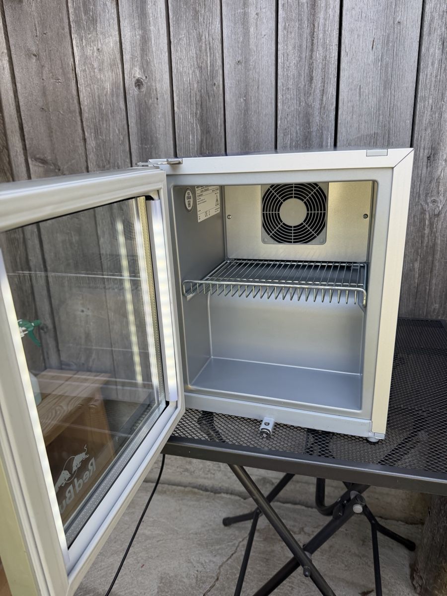 Frigoriferi: Frigo Redbull  – Usato da Bulle venduto da Lamontagne66 3