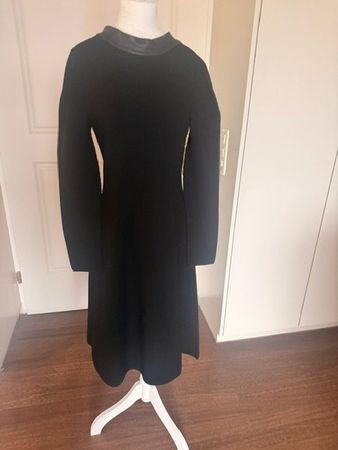 Giorgio Armani Kleid schwarz strech - sehr wening getragen