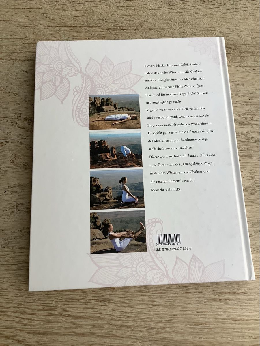 Libri: Chakra-Yoga Praxisbuch: Neuwertig – Usato da Wichtrach venduto da wildpigwomen12 1