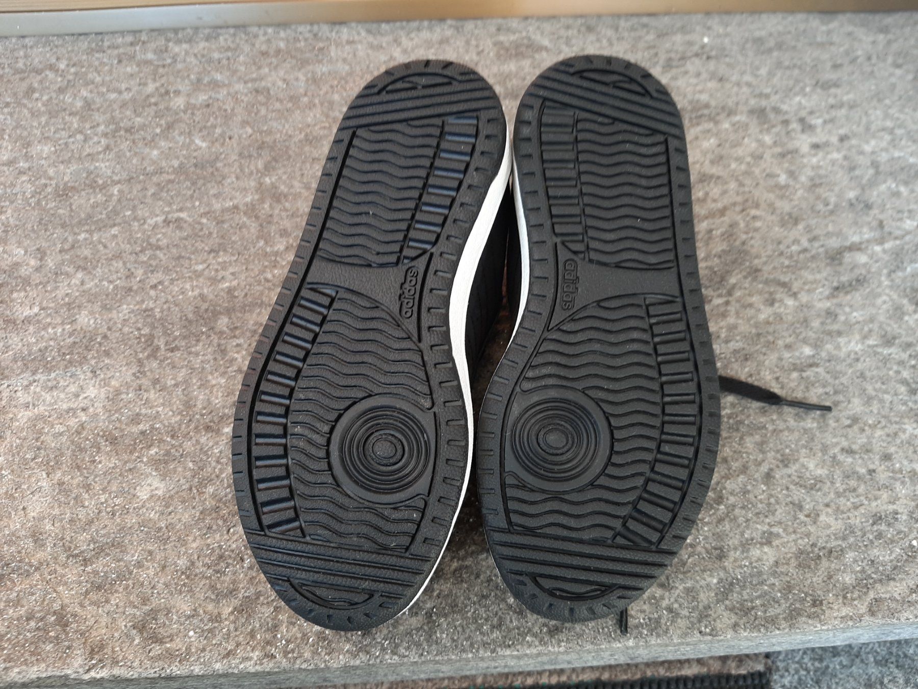 Adidas Scarpe per ragazze: Adidas sneaker gr. 30 – Usato da Brissago venduto da lucabell 2