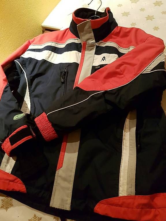 Vestes & Manteaux: Ski Jacke Gr. 140/152 – D'occasion à Nürensdorf par conceicao74