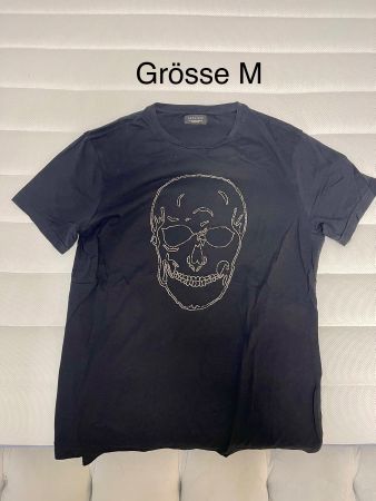 Schwarzes T-Shirt mit Totenkopf-Motiv, Grösse M, Zara Man