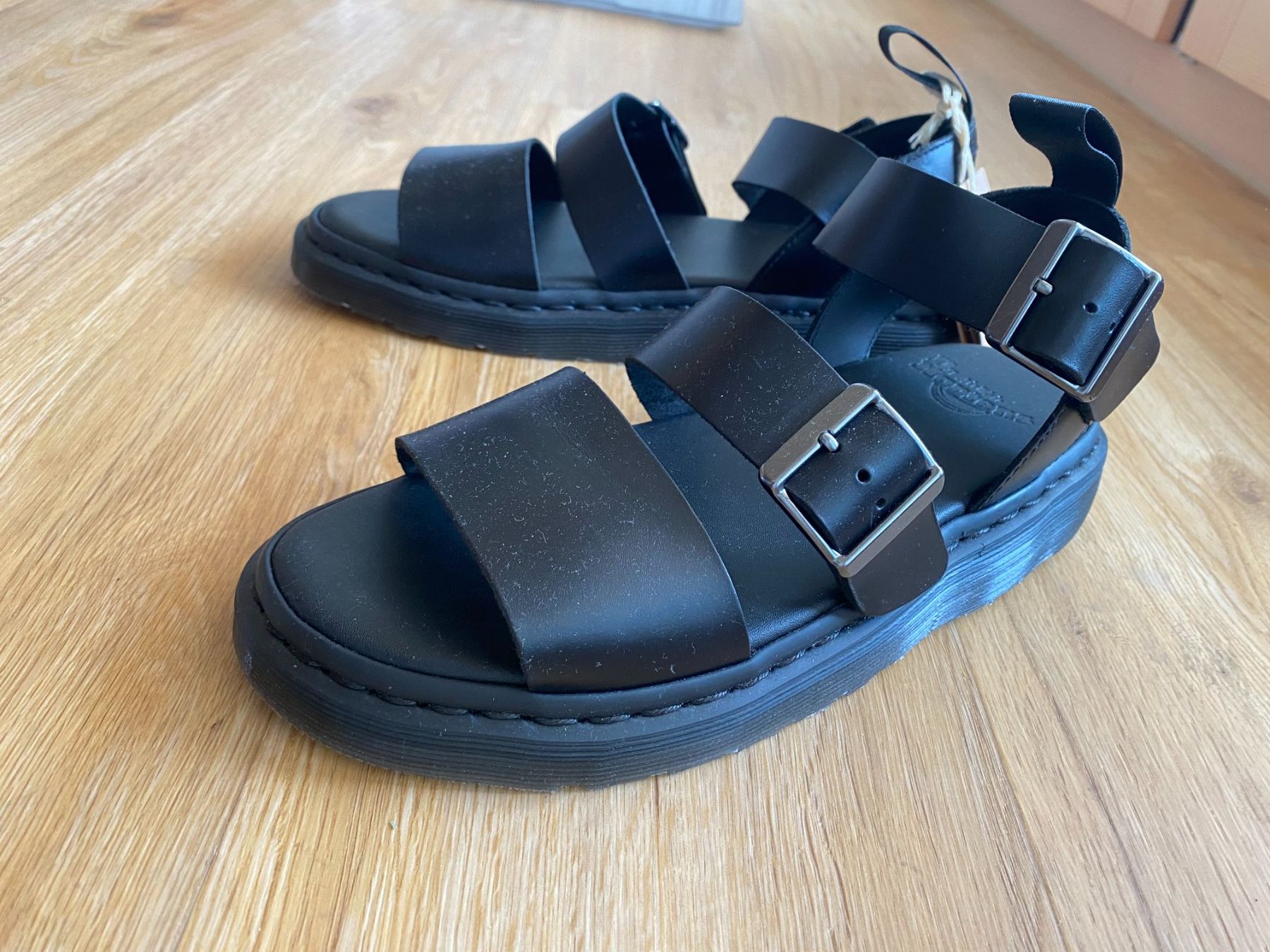 Dr. Martens Damenschuhe: Neue Sandalen Dr. Martens – Neu (gemäss Beschreibung) aus Edlibach von mondschein020